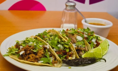 tacos al pastor trompo