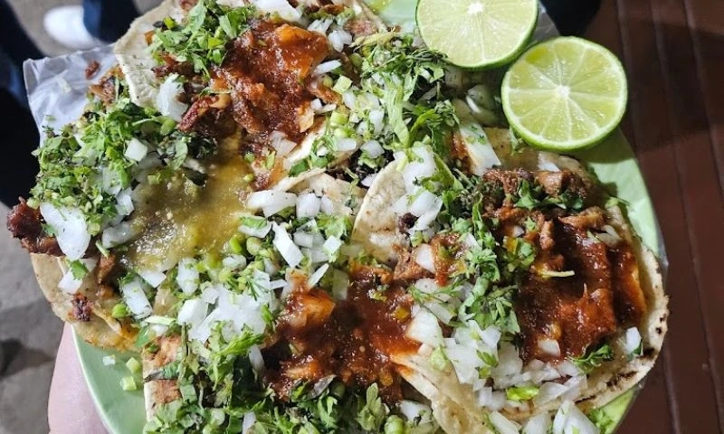 tacos al pastor en guadalajara