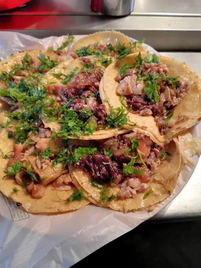 Tacos de suadero Miguelon en Guadalajara
