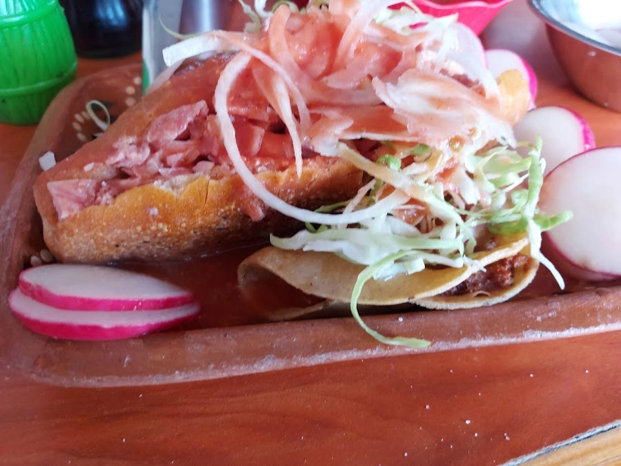 Taquería Y Tortería El Cazo en Guadalajara