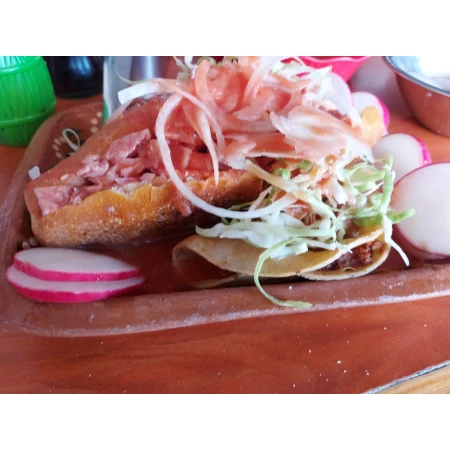 Taquería Y Tortería El Cazo en Guadalajara