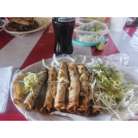 Taquitos de la Estación doña Toñita en Ciudad Victoria